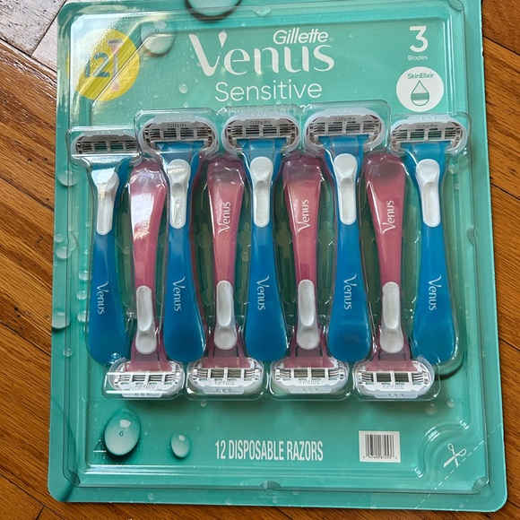 Other - Gillette Venus Sensitive Disposable Razors 3 blades 12 pcs set